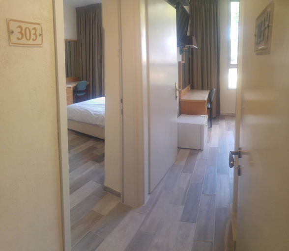 Bedroom 4, Hotel Marom