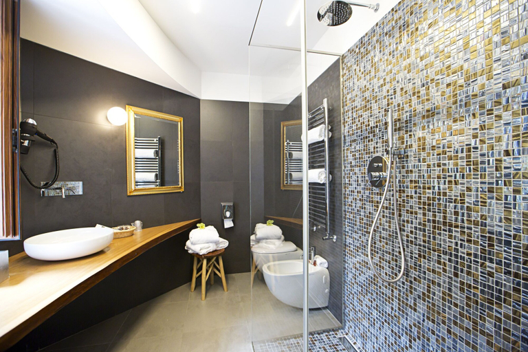 Bathroom 3, Hotel Tiro a Volo, Napoli