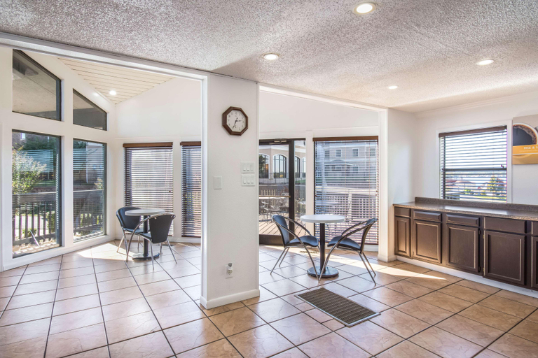 Others, Econo Lodge Inn & Suites, Garland