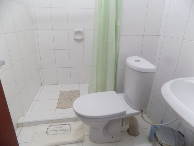 Bathroom 3, Kayegi Hotel, Mbale
