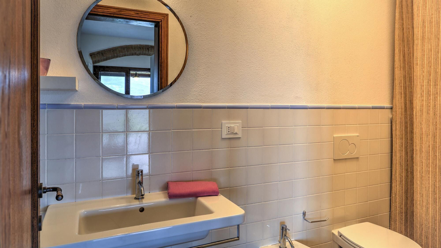 Bathroom, La Casa Di Elsa 6 in Santa Fiora, Grosseto
