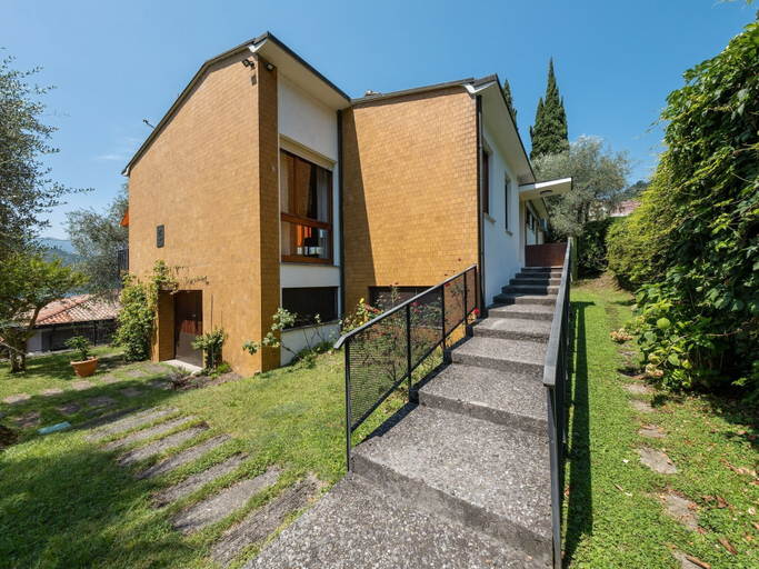 Exterior & Views 1, Belvilla by OYO Villa Olivella, Brescia