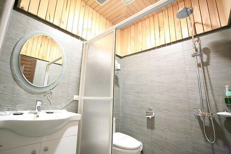 Bathroom 4, Dragonmanor Resort, Nantou