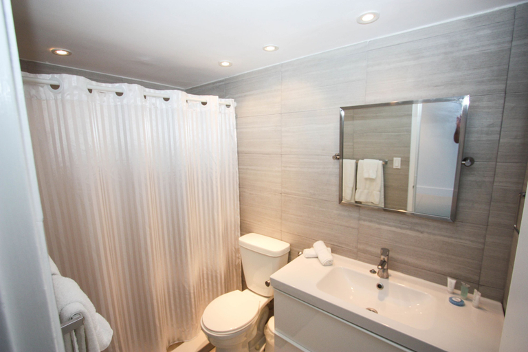 Bathroom 4, Castle Beach Suites by MiaRentals, Miami-Dade