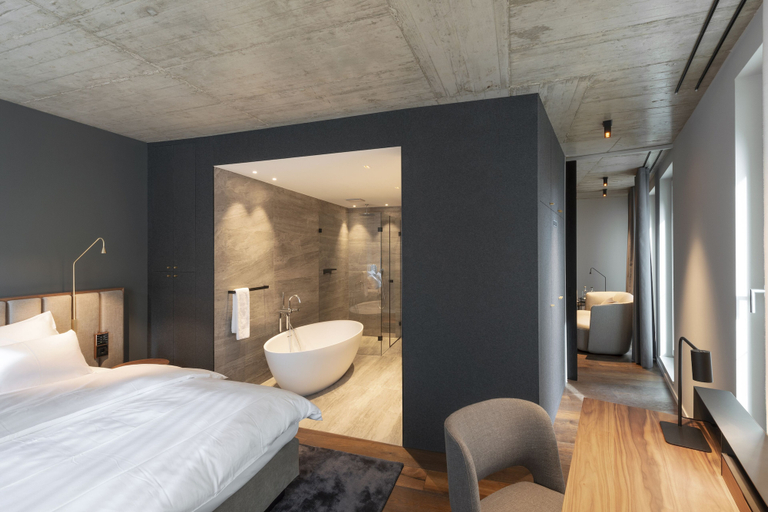 Bedroom 2, Legend Hotel, Köln