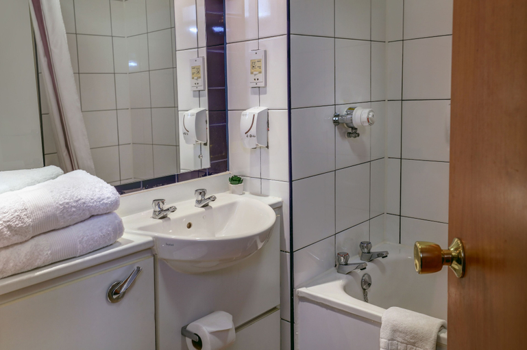 Bathroom 3, Plaza Hotel, Chorley, Sure Collection by Best Western, Lancashire