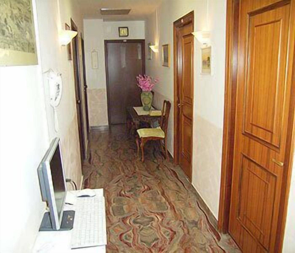 Bedroom 3, Vatican Rooms Guest House, Rome