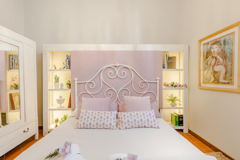 Bedroom 2, The Garden Along the Stream, Lucca