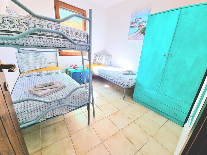 Bedroom 3, 4 Bedroom Villa With Garden 3 min Walk From Beach!, Cagliari