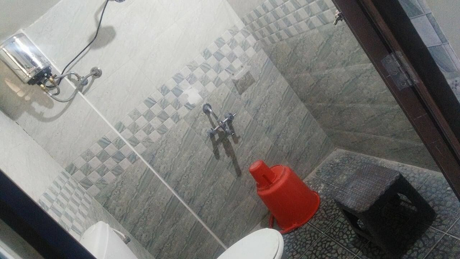 Bathroom, Hotel Paradise inn, Tiruppur