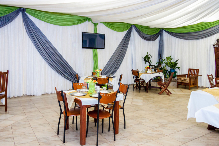Food & Drinks 5, Glen Lodge & Tours, Matobo