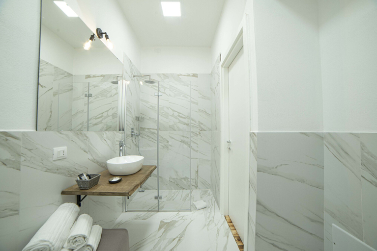 Bathroom 5, Piccolo Feudo, Medio Campidano