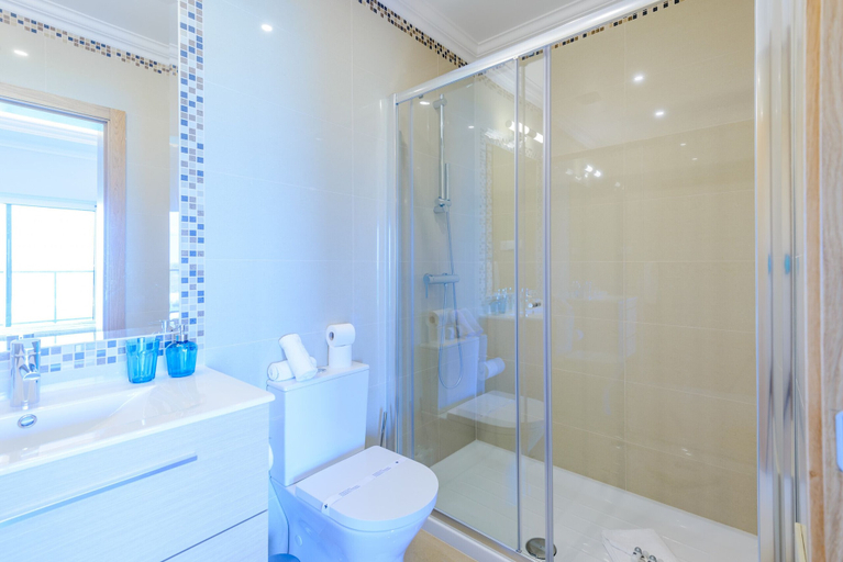 Bathroom 4, Boavista Golf and Spa Resort - Bayview, Lagos
