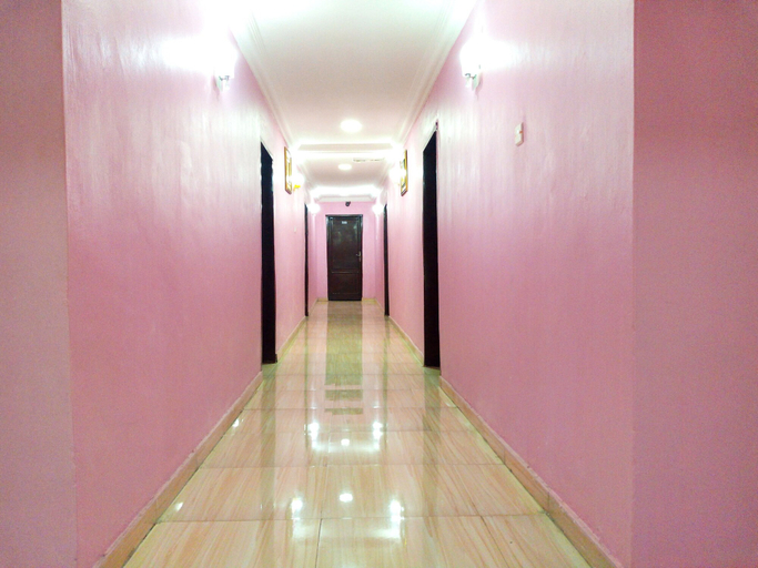 Others 4, Murray's Suites, Ido