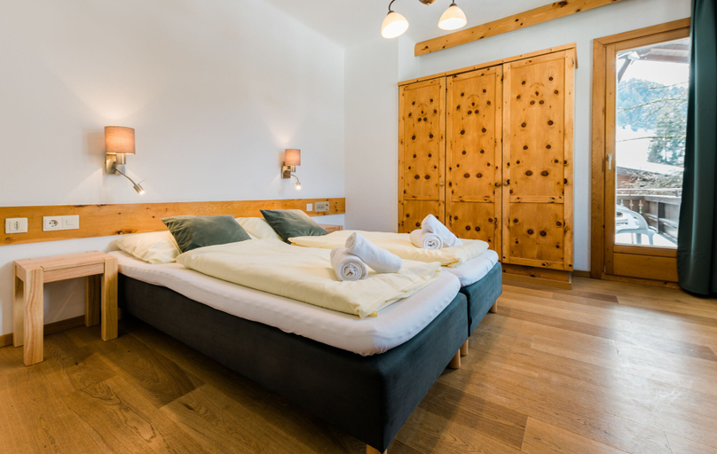 Bedroom 2, Hotel Pinzgauerhof by Skinetworks, Zell am See