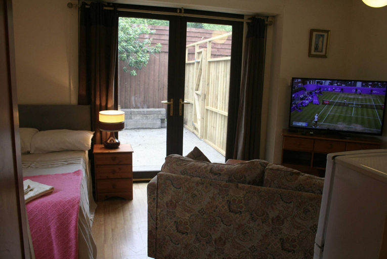 Bedroom 3, The Nook - Farm Park Stay with Hot Tub, BBQ & Fire Pit, Swansea