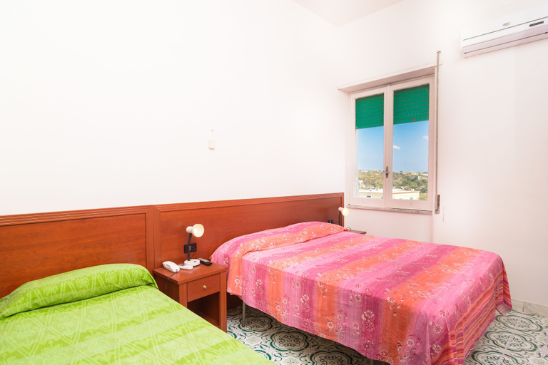 Bedroom 4, Hotel Riviera, Napoli