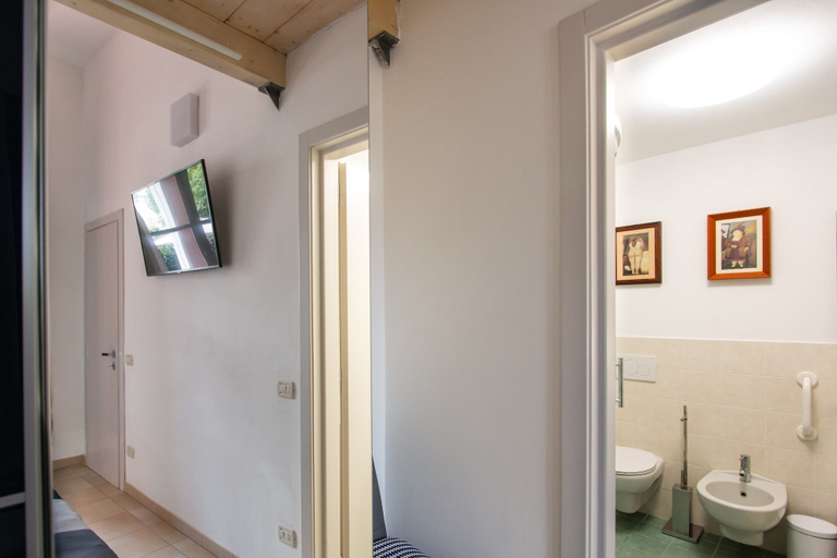Bathroom 4, La Suite di Bonnes Vacances, Lucca