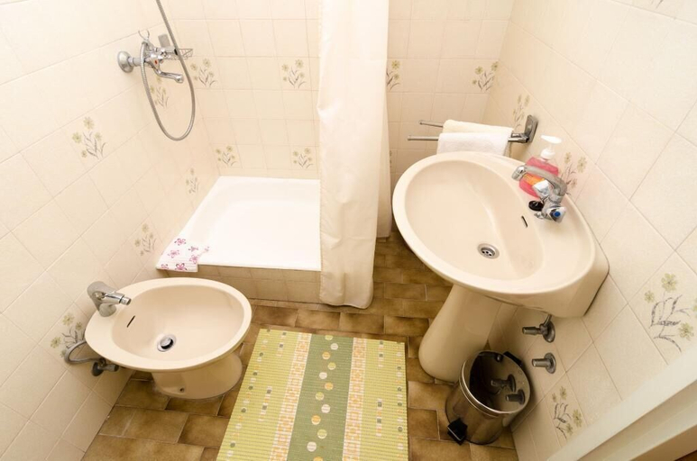 Bathroom 2, Apartments Anka, Pojezerje