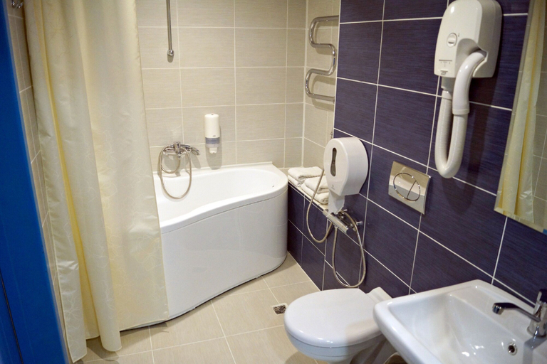Bathroom 3, Luchesa Hotel, Vitsyebsk