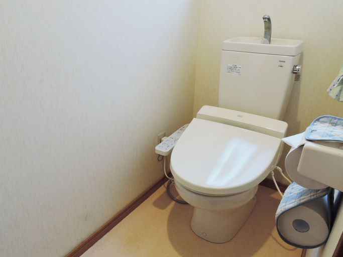 Bathroom 5, Beppu Yukemuri-no-oka Youth Hostel, Beppu