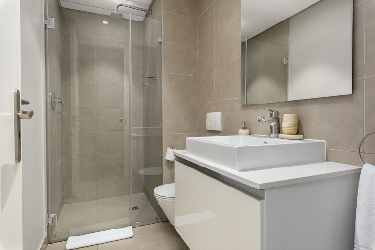 Bathroom 4, Warwick 102, City of Cape Town