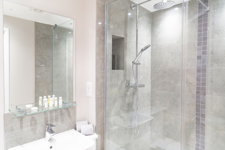 Bathroom 3, Citystay Living - Hinton House, Cambridgeshire