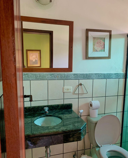 Bathroom 3, Pousada Brazish, Parati