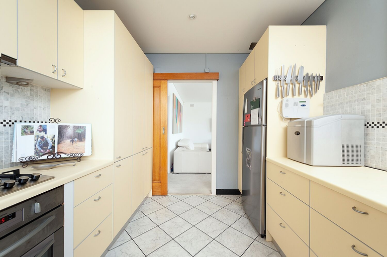 Others 4, Harbour Front Single Level Apartment, Sydney