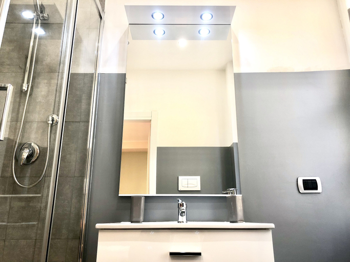 Bathroom 5, Gemini Guest House, Rome