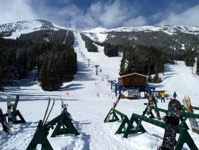 Others 5, Castle Mountain Ski Lodge - Hostel, Division No. 3