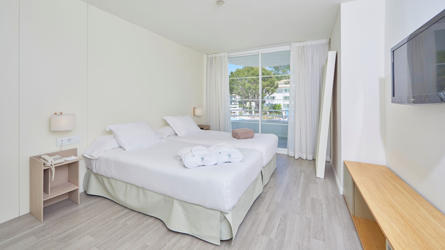 Bedroom 3, Prinsotel La Pineda Apartamentos, Baleares