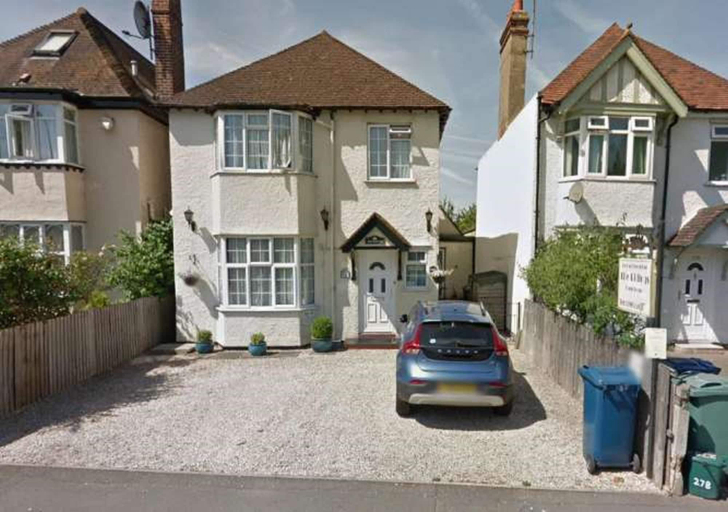 Exterior & Views 2, The Ridings Guest House, Oxfordshire