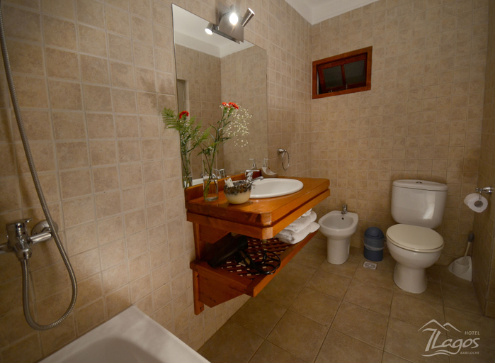 Bathroom 4, Hotel 7 Lagos, Bariloche