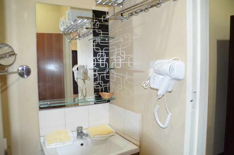 Bathroom, Riverside Hotel and Conference Centre, Lilongwe City