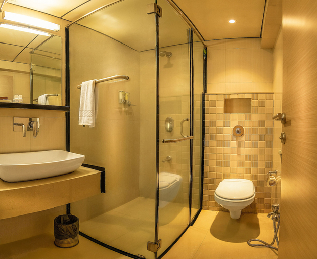 Bathroom 3, Hotel Oriental Aster - Mumbai International Airport, Mumbai Suburban