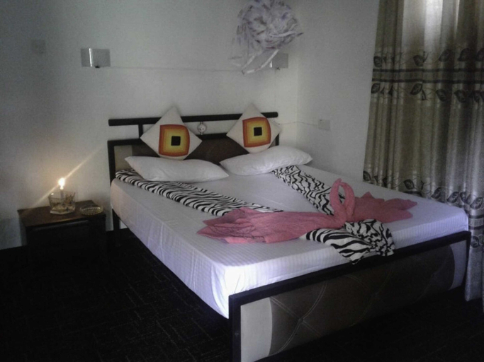 Room 4, Pine Village, Ella