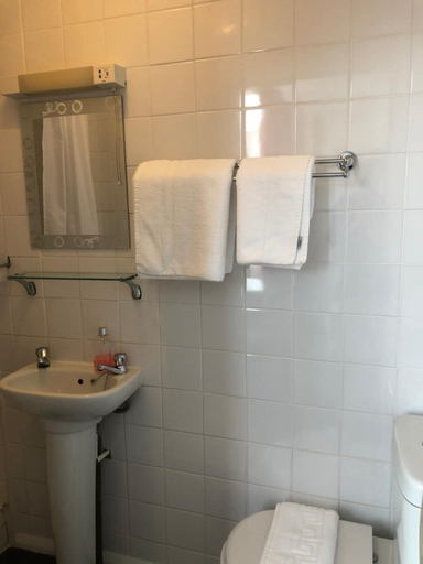 Bathroom 4, The Hunt Lodge, Central Bedfordshire