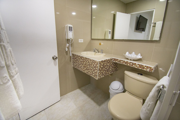 Bathroom 4, Hotel El Dorado, San Andrés