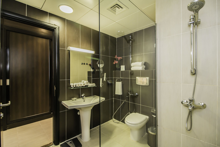 Bathroom 5, The Royal Riviera Hotel, Doha