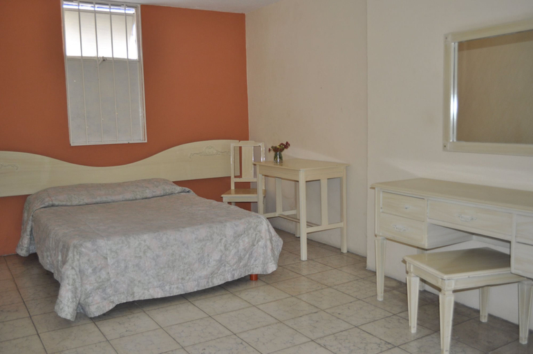 Bedroom 2, Hotel Metropolitan II, Irapuato