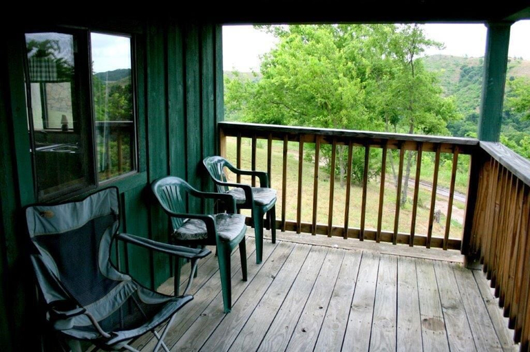 Others 5, Cedarvale Cabins at Turner Falls, Murray