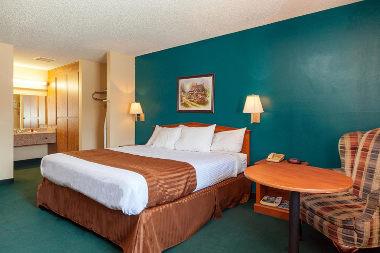 Bedroom 3, Americas Best Value Inn & Suites Bakersfield Central, Kern