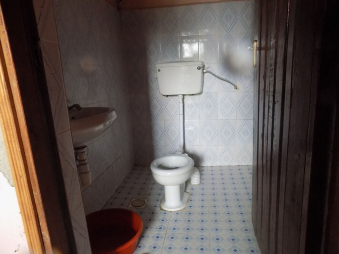 Bathroom 3, Green Garden Hotel, Mbale