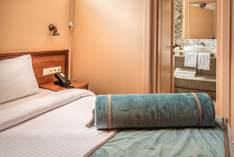 Bedroom 3, Golden Tulip Borjomi, Borjomi