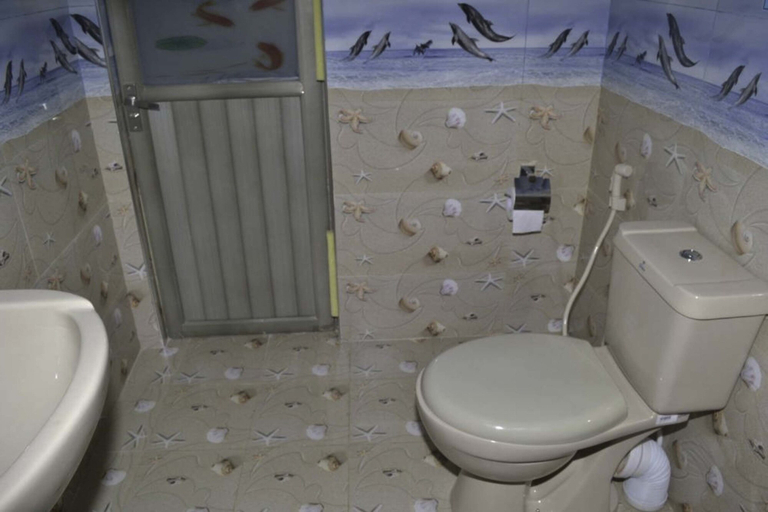 Bathroom 5, Pine Village, Ella