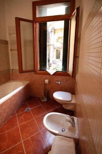Bathroom 2, Residenza Hotel San Maurizio, Venezia