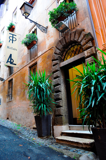 Exterior & Views 2, Relais Palazzo Taverna, Rome