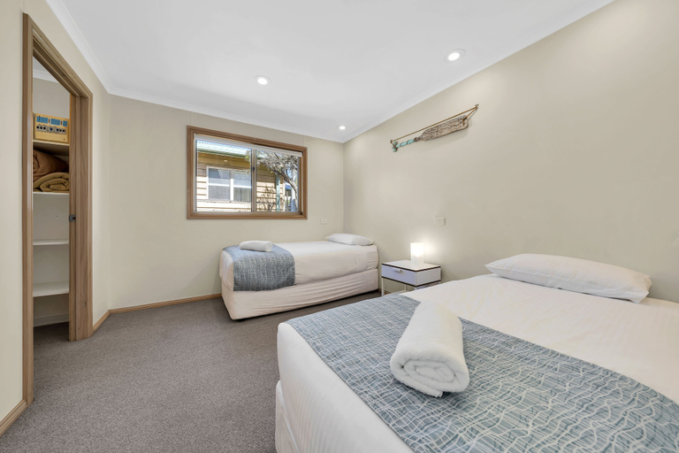 Bedroom 3, Ingenia Holidays Merry Beach, Shoalhaven - Pt B