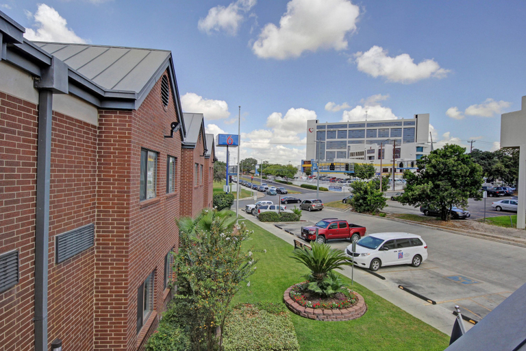 Exterior & Views 2, Park Inn by Radisson, Medical Center, Bexar